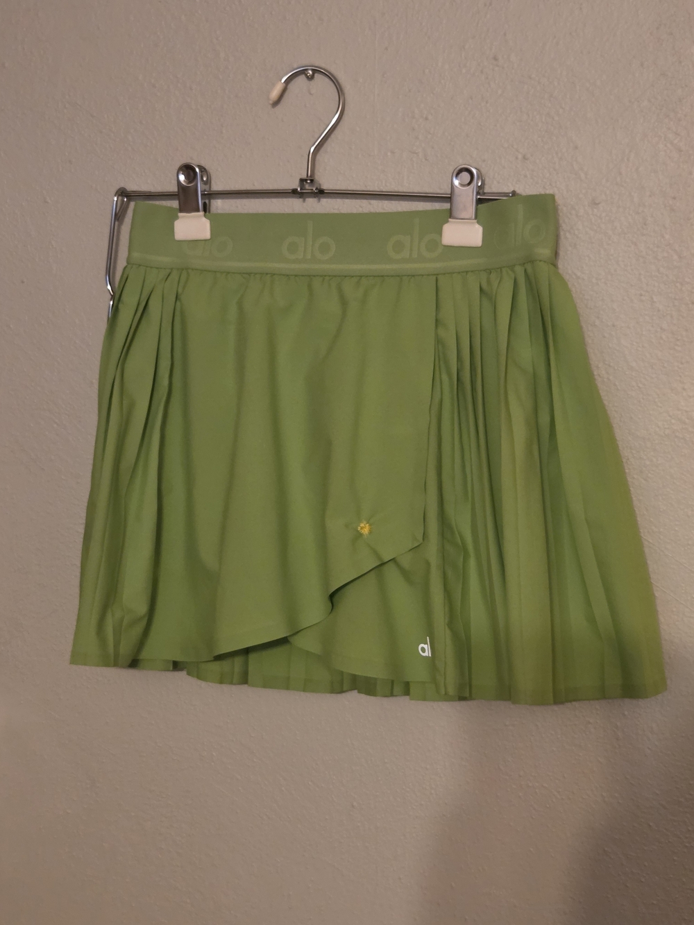 ALO Yoga Women's Lime Green Pleated Tennis Skirt